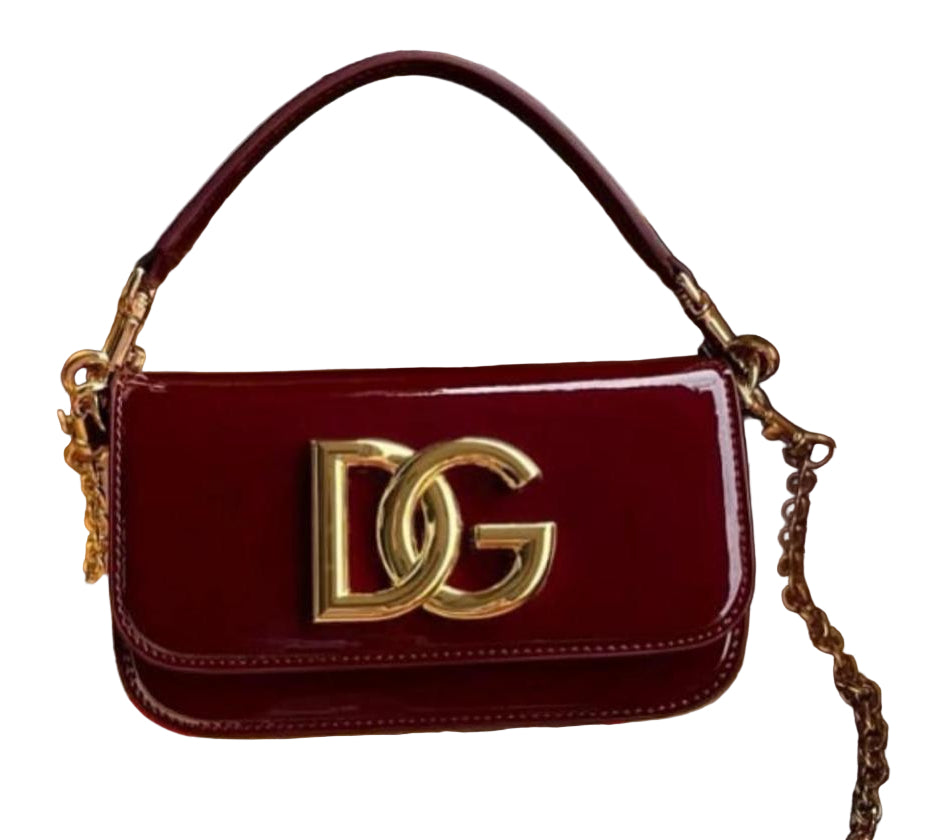 Dolce & Gabbana Shoulder bag in Red patent leather with a Gold Chain DG logo