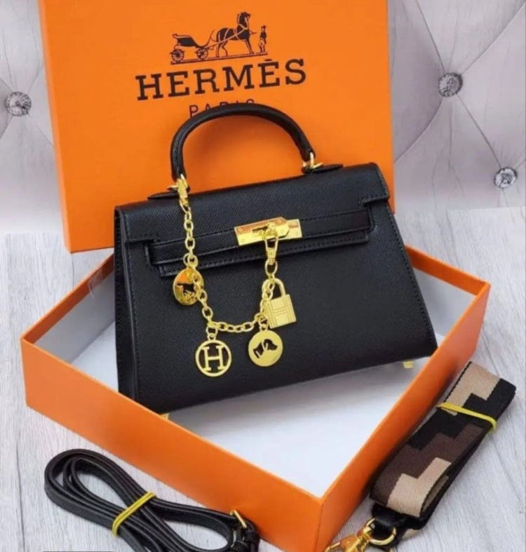 Hermès Kelly 20 Sellier Bag in Black Epsom Leather with Gold Hardware 22 cm