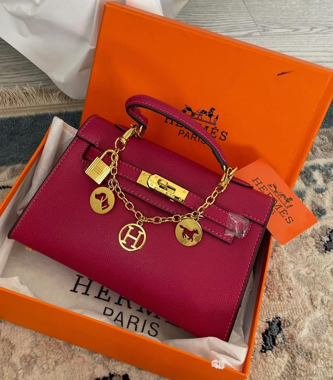 Hermès Kelly 20 Sellier Bag in Rouge Casaque Epsom Leather with Gold Hardware 22 cm