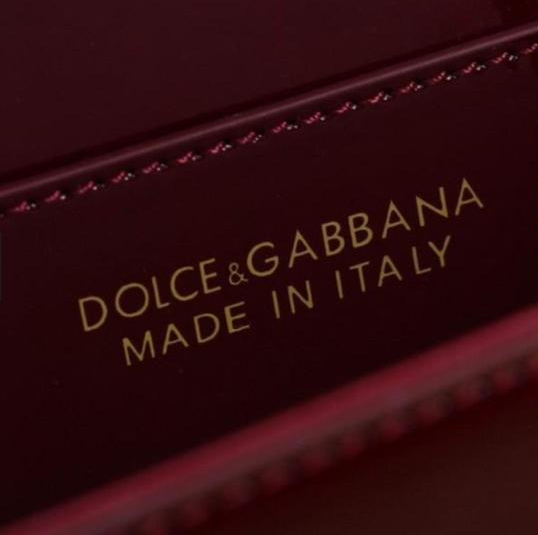 Dolce & Gabbana Shoulder bag in Red patent leather with a Gold Chain DG logo