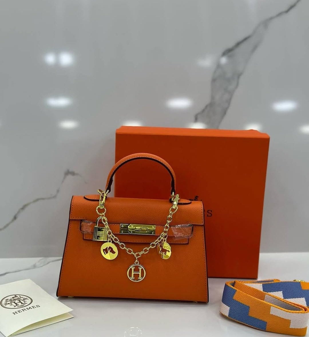 Hermès Kelly 20 Sellier Bag in Orange  Epsom Leather with Gold Hardware 22 cm