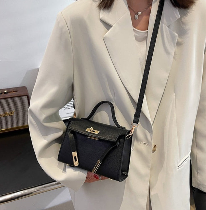 Hermès Kelly 20 Sellier Bag in Black Epsom Leather with Gold Hardware 22 cm