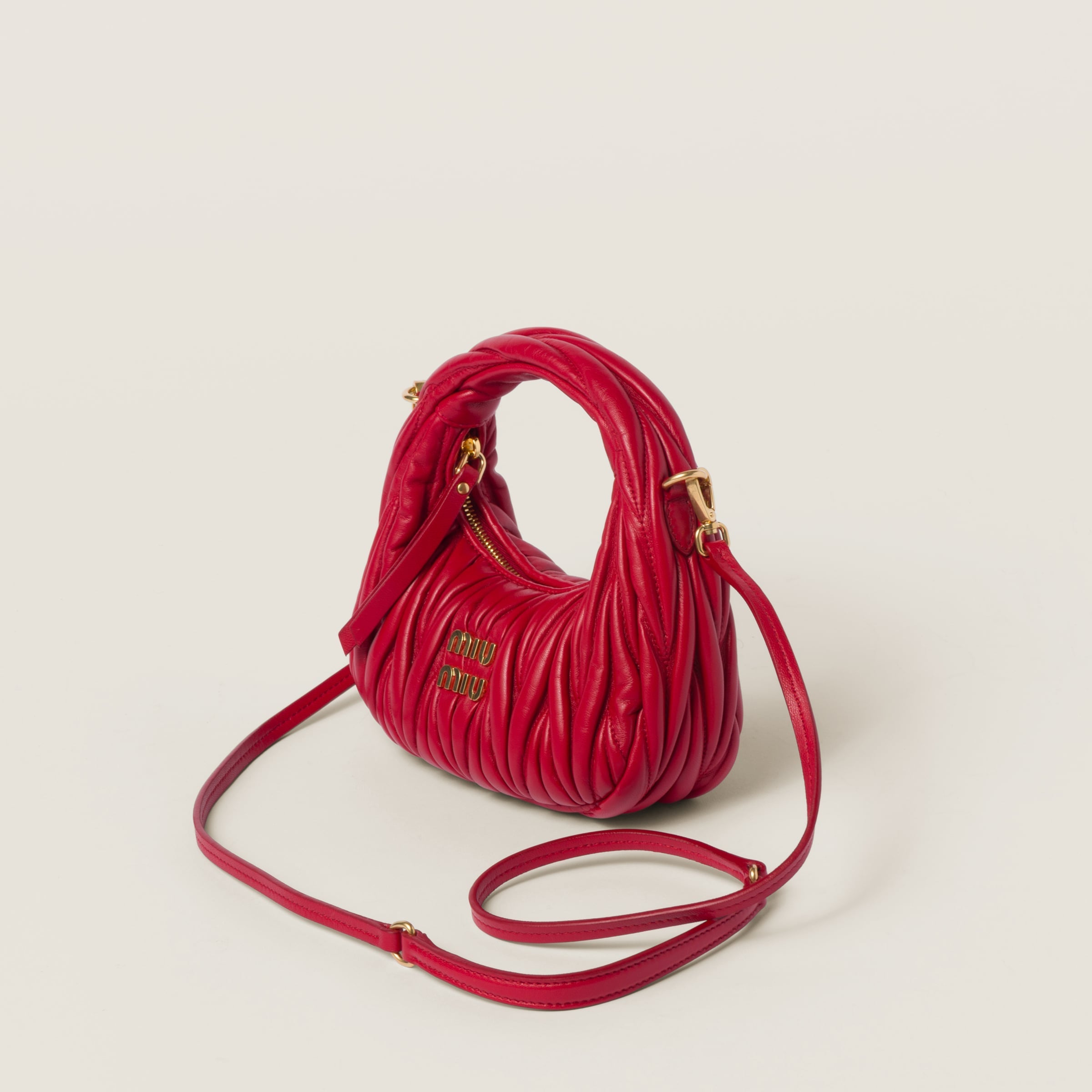 Miu Miu Wander nap leather hobo bag Red -  حقيبة هوبو أحمر Wander جلد
