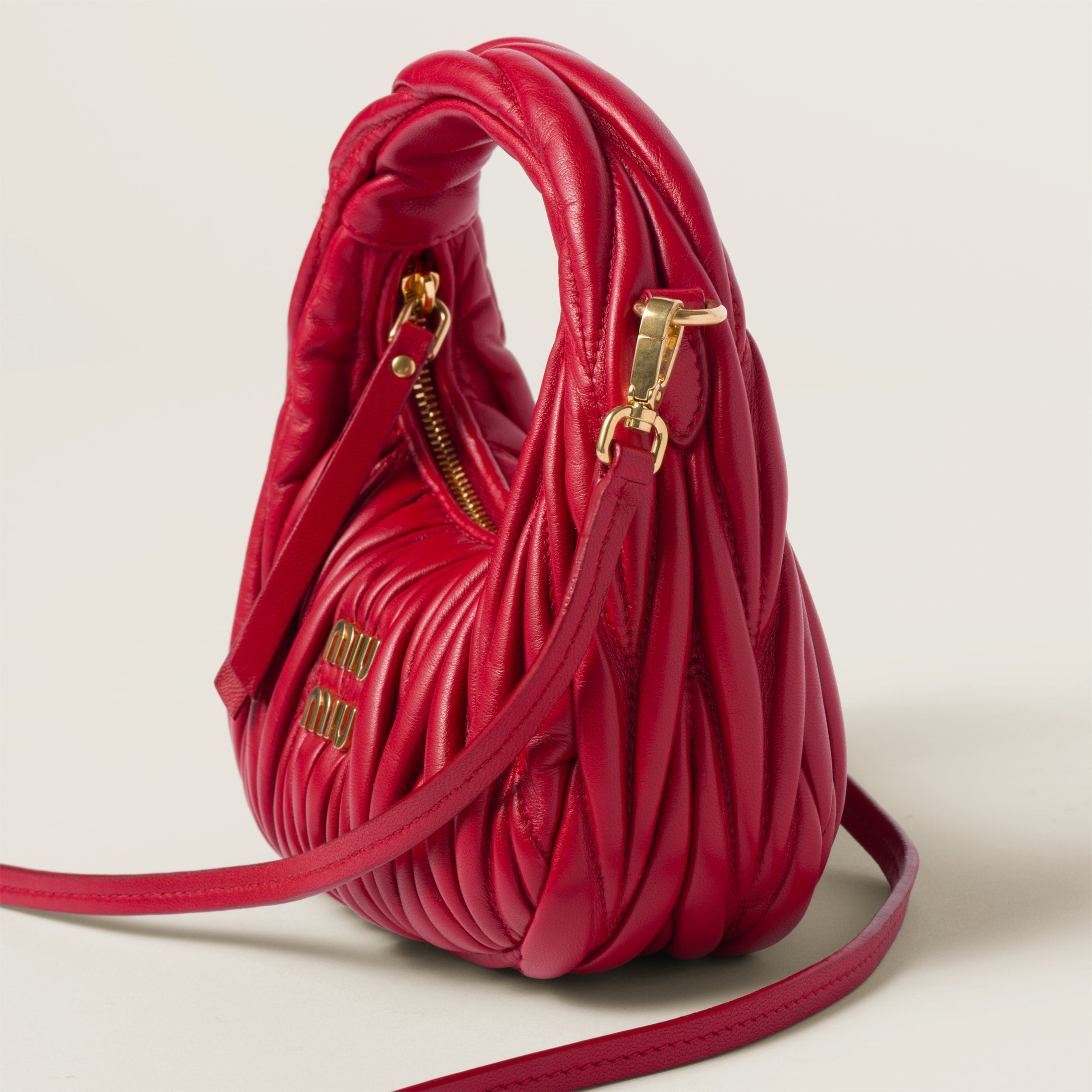 Miu Miu Wander nap leather hobo bag Red -  حقيبة هوبو أحمر Wander جلد