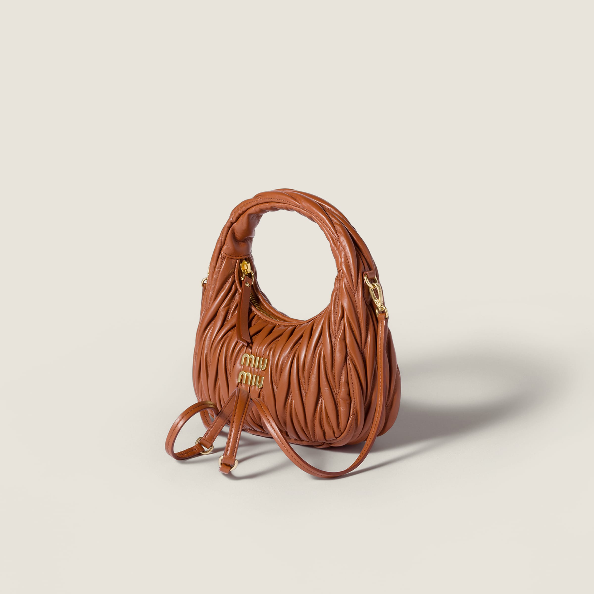 Miu Miu Wander nap leather hobo bag Rust -  حقيبة هوبو بني فاتح Wander جلد