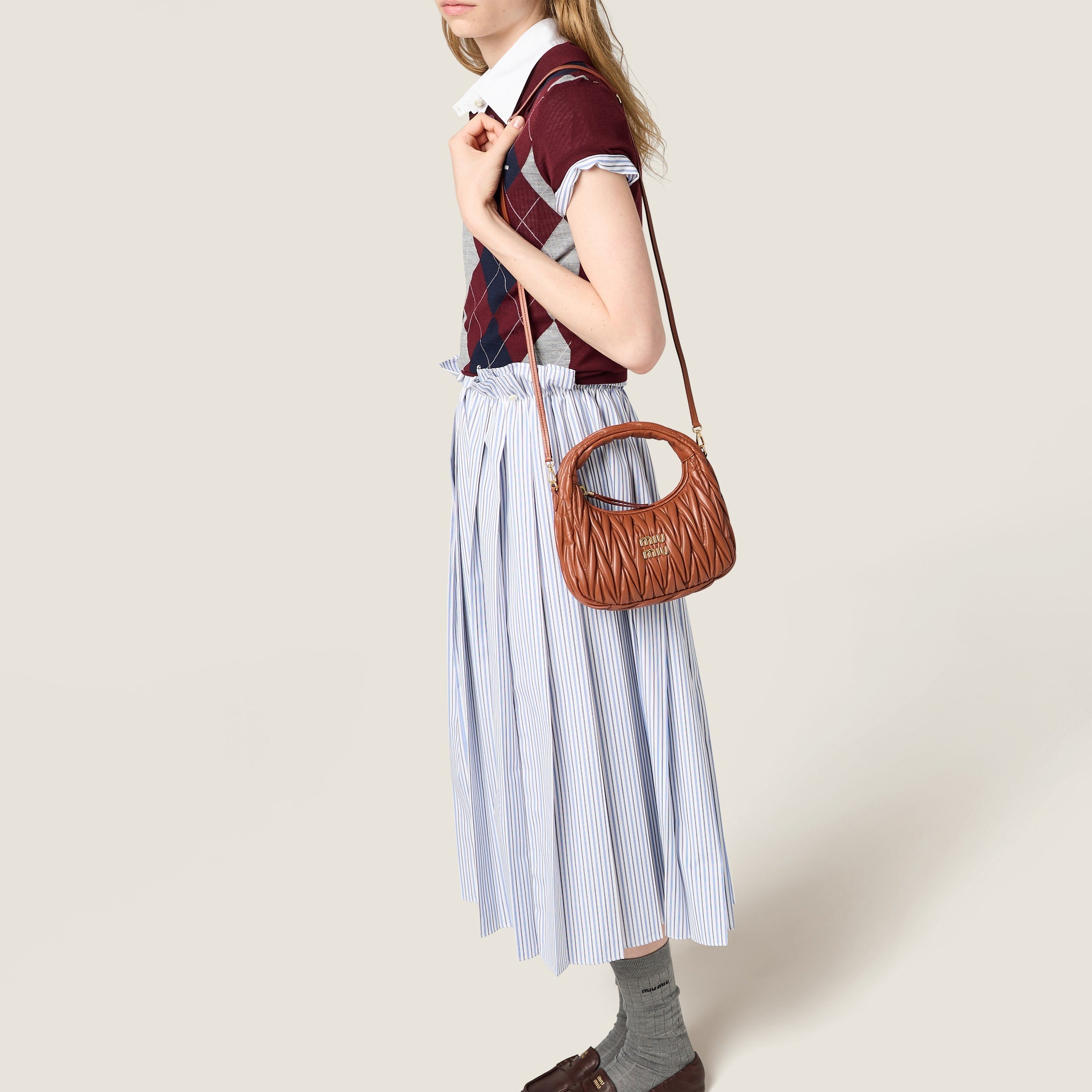 Miu Miu Wander nap leather hobo bag Rust -  حقيبة هوبو بني فاتح Wander جلد