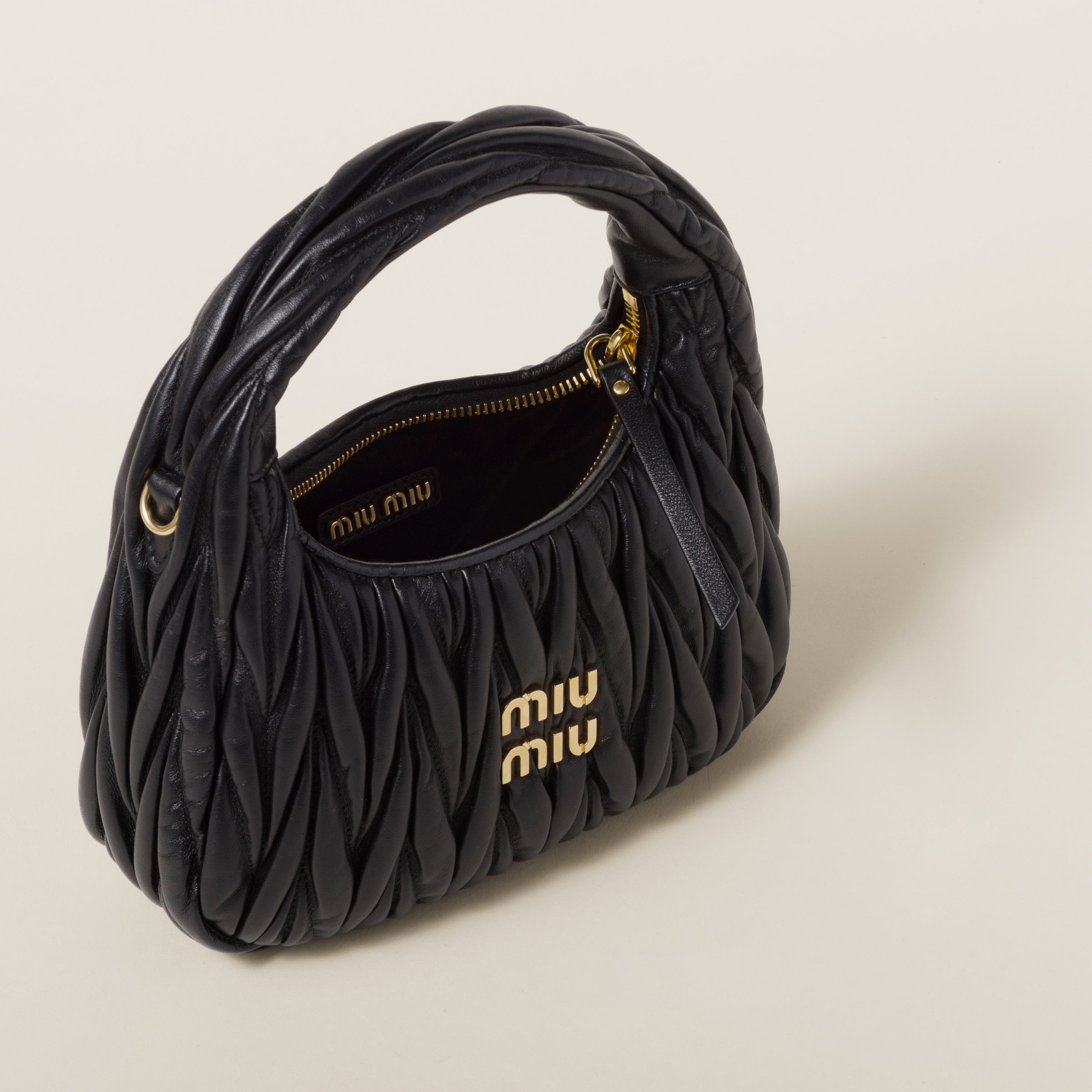 Miu Miu Wander nap leather hobo bag Black -  حقيبة هوبو أسودWander جلد