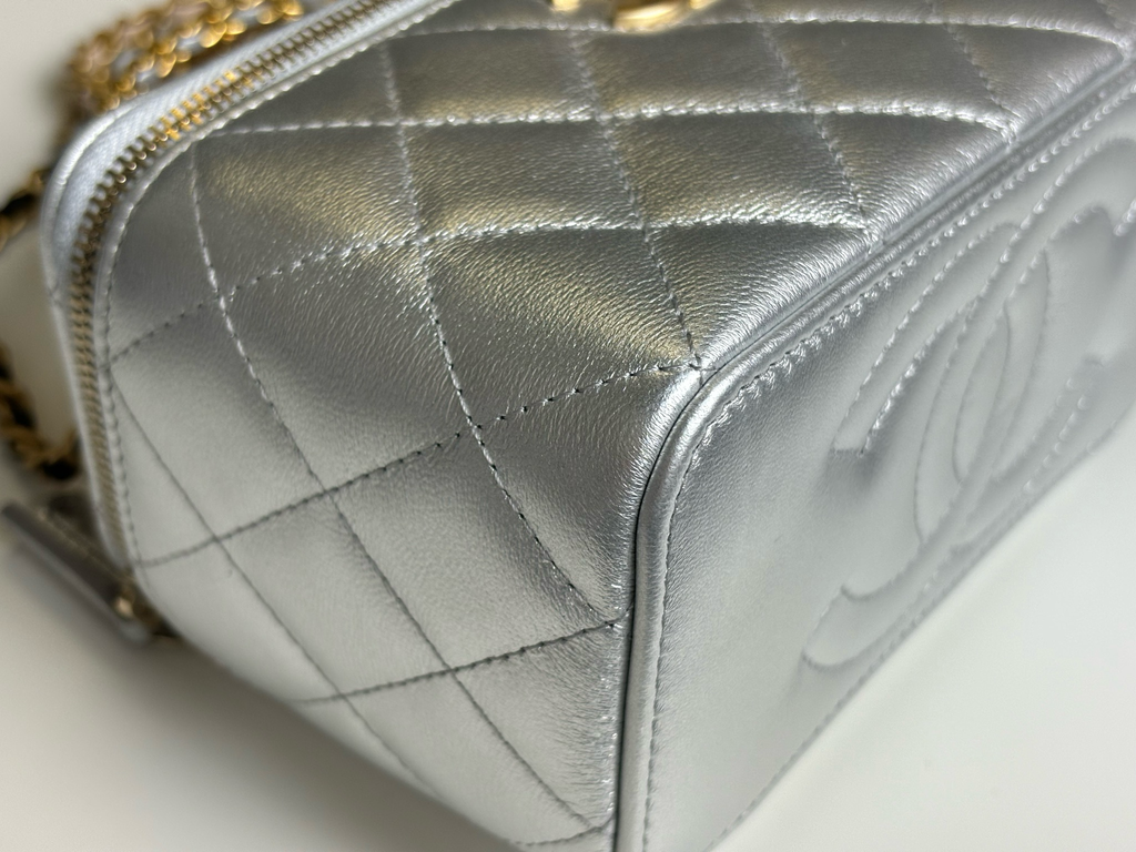 Chanel Vanity Case in Silver Lambskin with Gold Hardware 17 cm