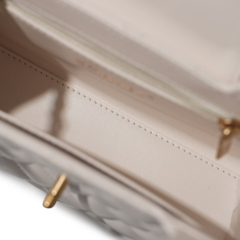 Chanel Mini Kelly White Quilted Aged Calfskin with Gold Hardware – 18 cm