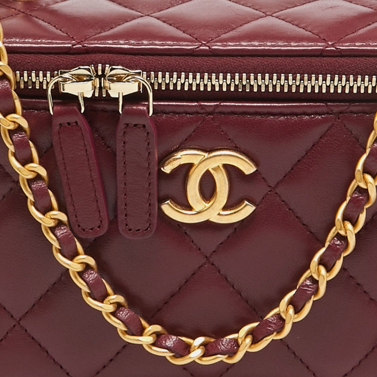 Chanel Vanity Case in Burgundy Quilted Lambskin with Gold Hardware 17 cm