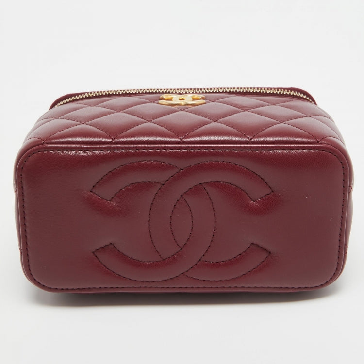 Chanel Vanity Case in Burgundy Quilted Lambskin with Gold Hardware 17 cm
