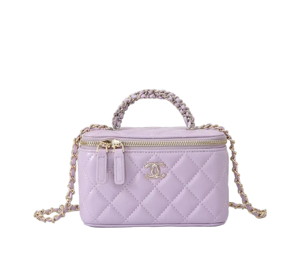 Chanel Vanity Case in Light Lavender Quilted Lambskin with Gold Hardware 17 cm