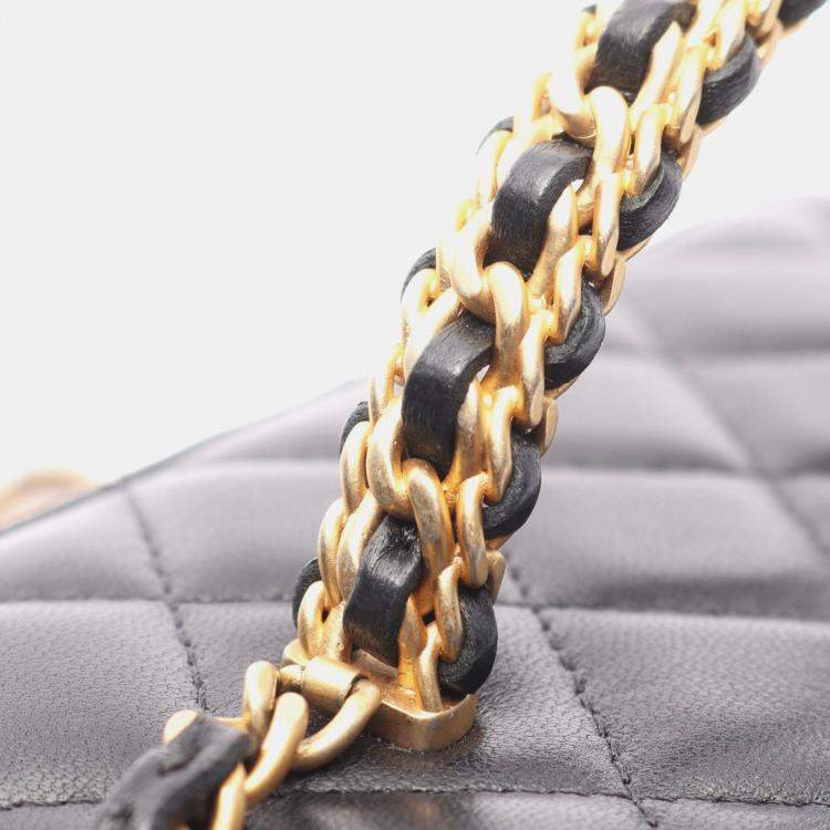 Chanel Vanity Case in Black Quilted Lambskin with Gold Hardware 17 cm