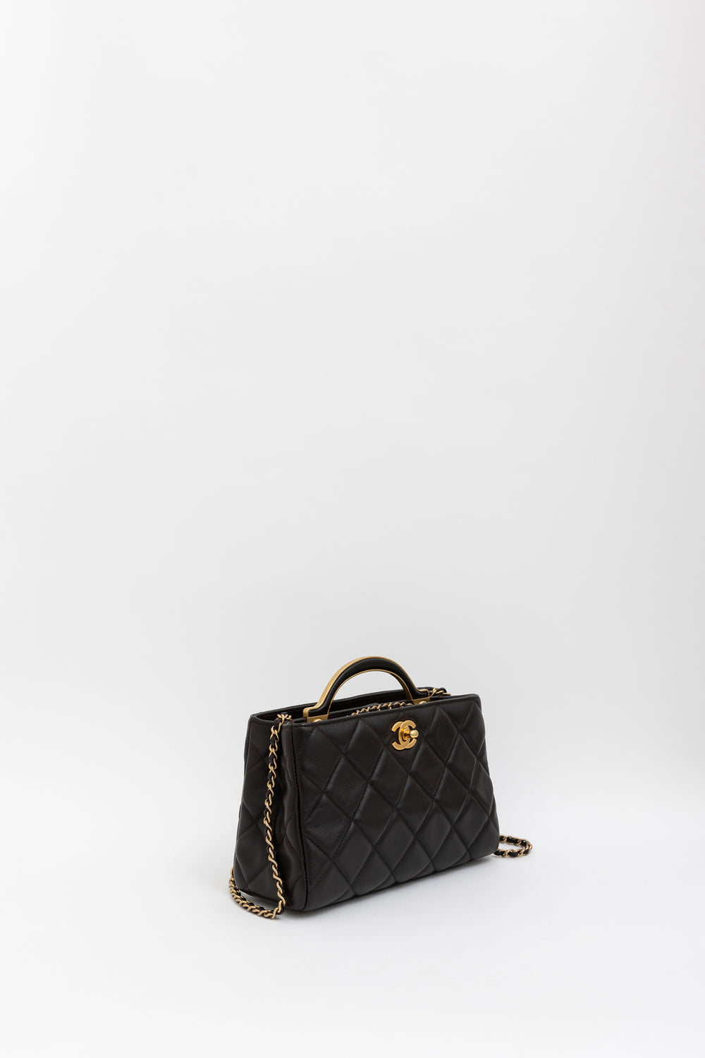 Chanel Top Handle Shoulder Bag in Black leather with Gold Hardware