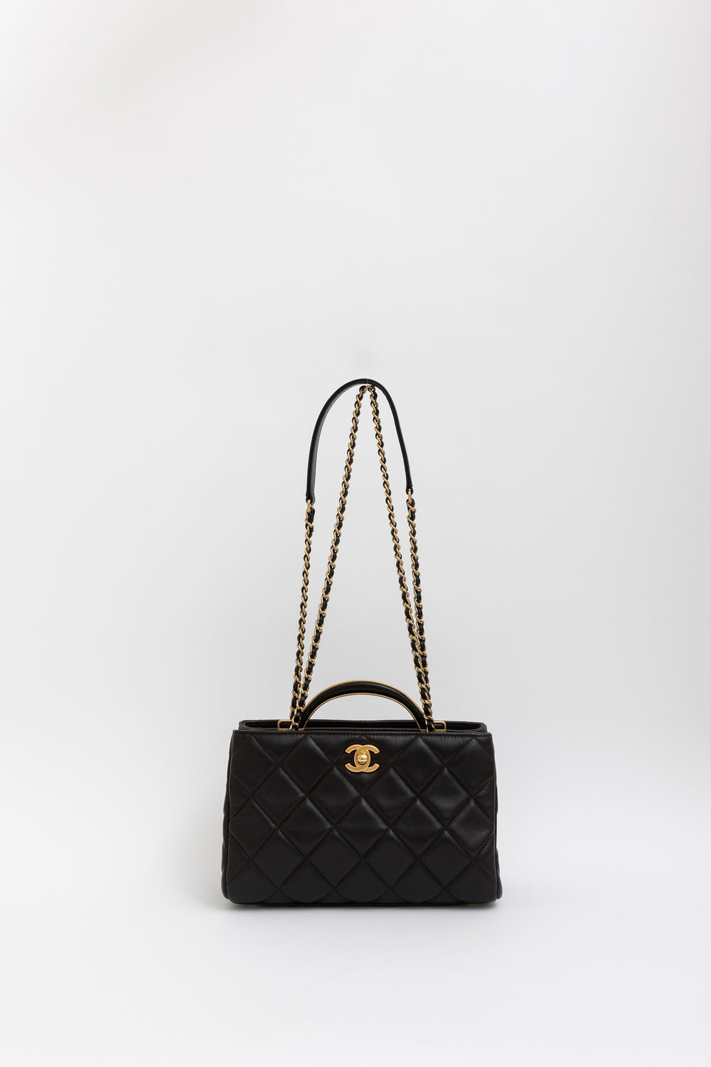 Chanel Top Handle Shoulder Bag in Black leather with Gold Hardware