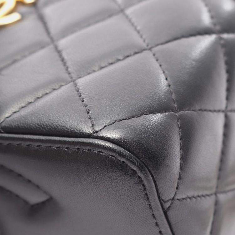 Chanel Vanity Case in Black Quilted Lambskin with Gold Hardware 17 cm