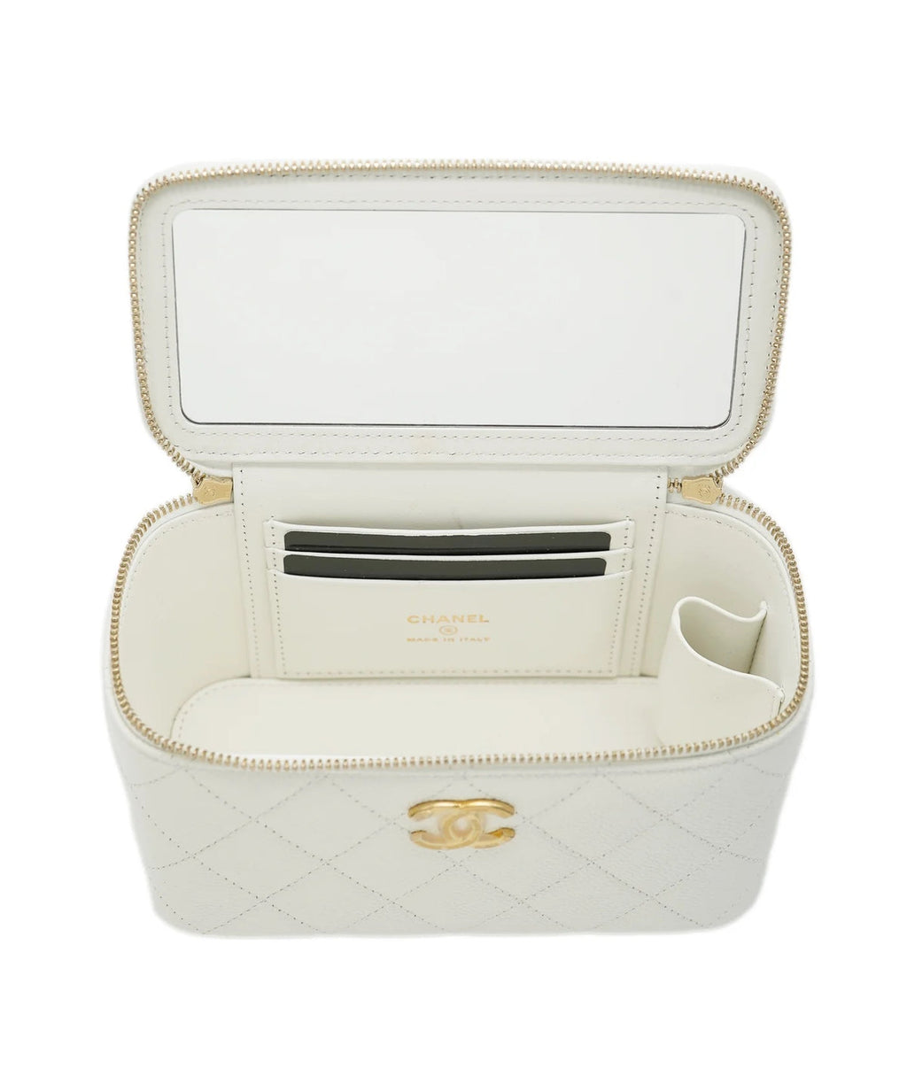 Chanel Vanity Case in White Quilted Lambskin with Gold Hardware 17 cm