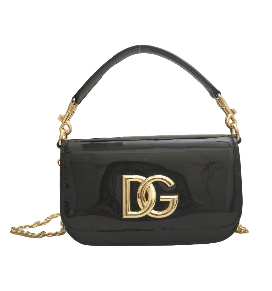Dolce & Gabbana Shoulder bag in Black patent leather with a Gold Chain DG logo